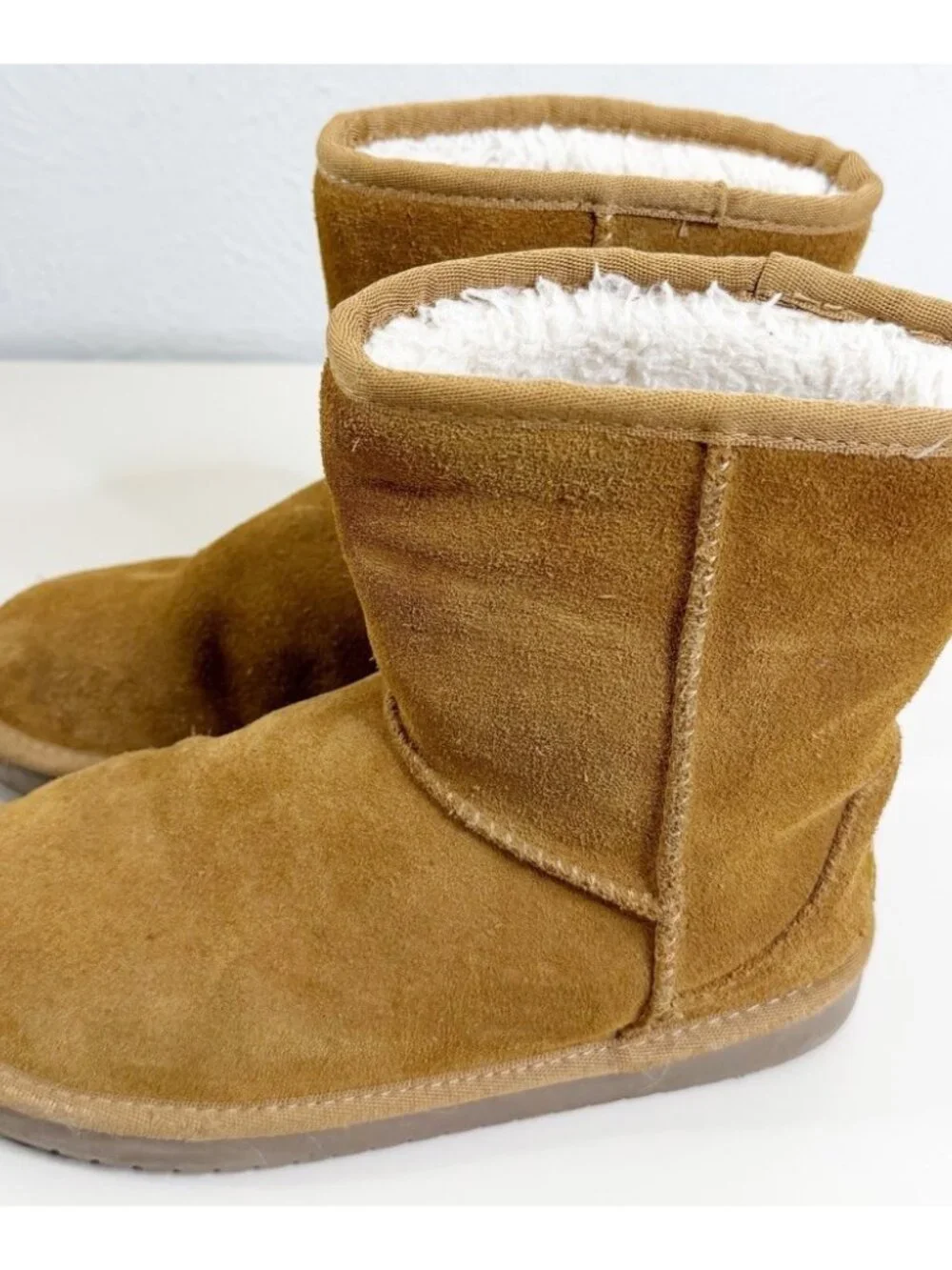 Koolaburra by UGG Kids Sz 3 Classic Short Boots Tan Sherpa Lined GUC